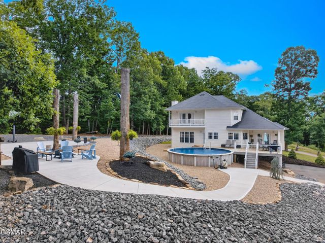 917 Crickett Drive, Dandridge, TN 37725