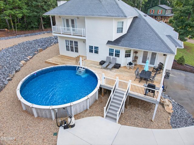 917 Crickett Drive, Dandridge, TN 37725