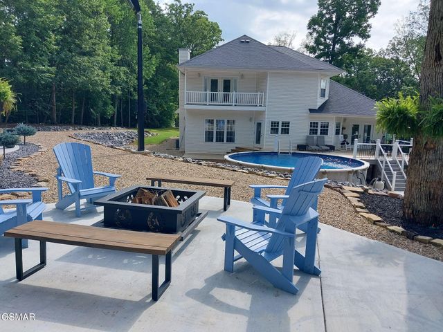 917 Crickett Drive, Dandridge, TN 37725