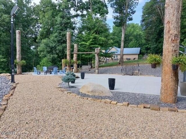 917 Crickett Drive, Dandridge, TN 37725
