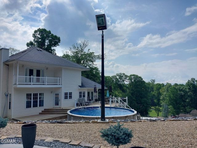 917 Crickett Drive, Dandridge, TN 37725