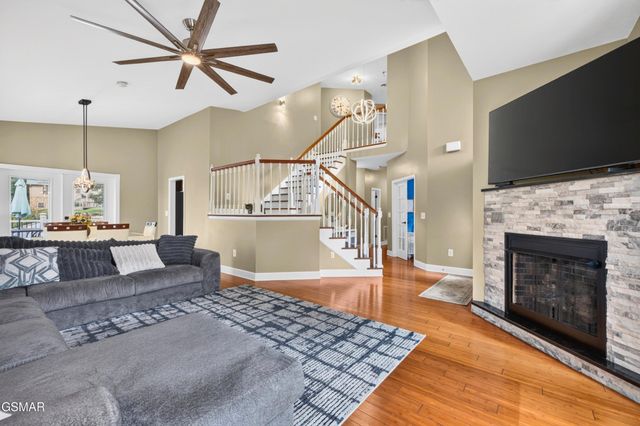 917 Crickett Drive, Dandridge, TN 37725