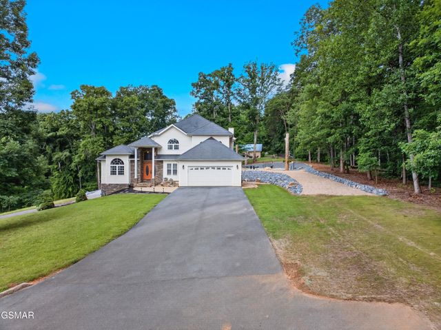 917 Crickett Drive, Dandridge, TN 37725