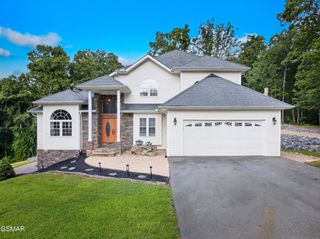 917 Crickett Drive, Dandridge, TN 37725