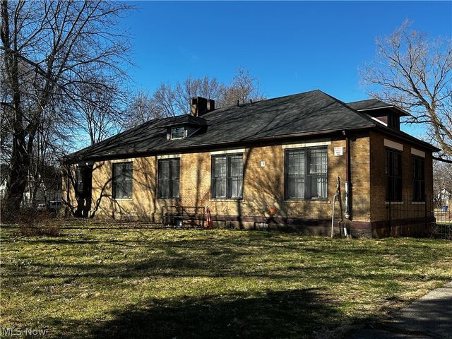 1075 E 74th Street, Cleveland, OH 44103