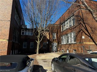 1075 E 74th Street, Cleveland, OH 44103