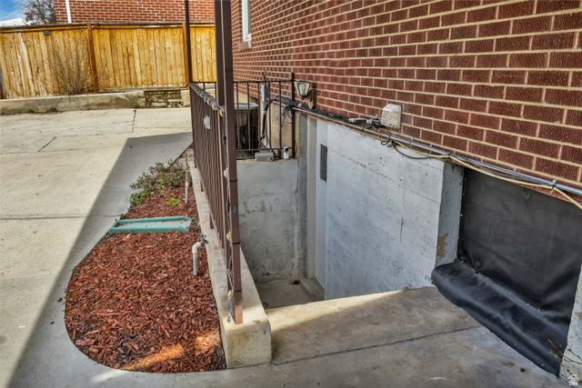 135 N MAIN ST, Pleasant Grove, UT 84062