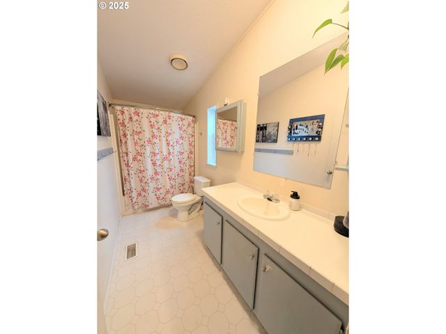 2209 TERRA LEA Ct, La Grande, OR 97850