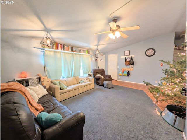 2209 TERRA LEA Ct, La Grande, OR 97850