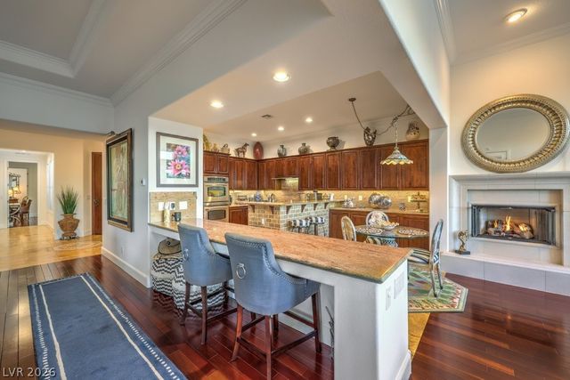 3298 Dove Run Creek Drive, Las Vegas, NV 89135