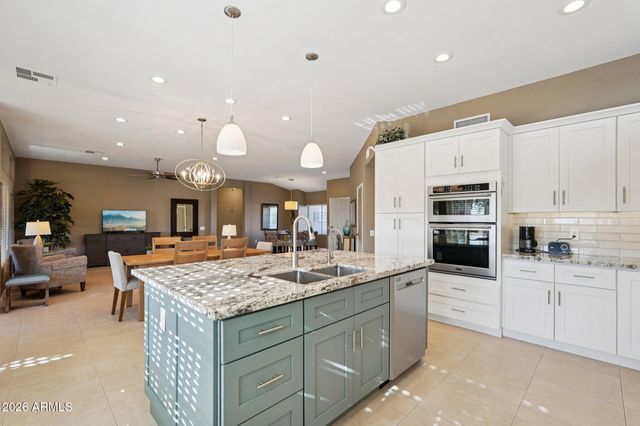 14617 W LAS BRIZAS Lane, Sun City West, AZ 85375