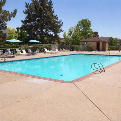 3051 GOLDEN OAK Way, Spring Valley, CA 91978