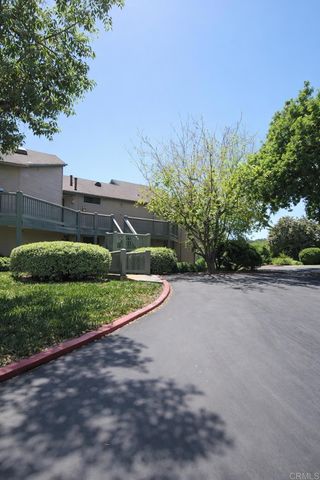 3051 GOLDEN OAK Way, Spring Valley, CA 91978