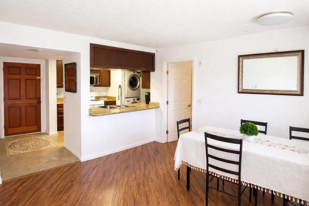 3051 GOLDEN OAK Way, Spring Valley, CA 91978