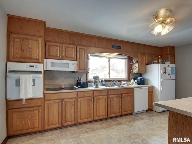 916 N 36TH Street, Quincy, IL 62301