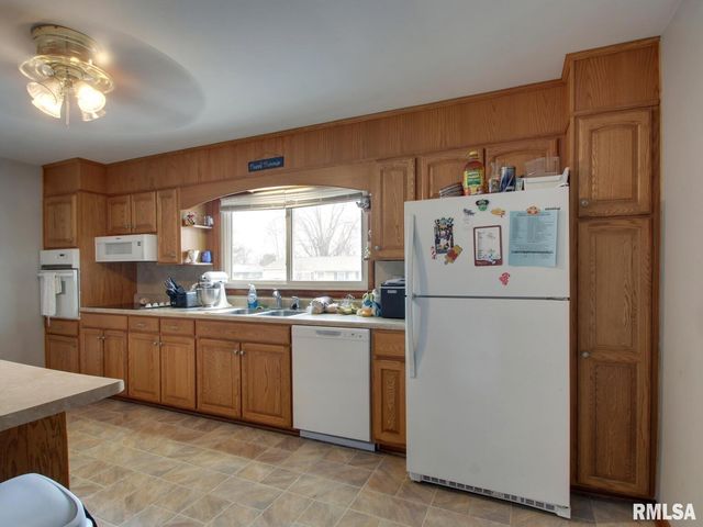 916 N 36TH Street, Quincy, IL 62301