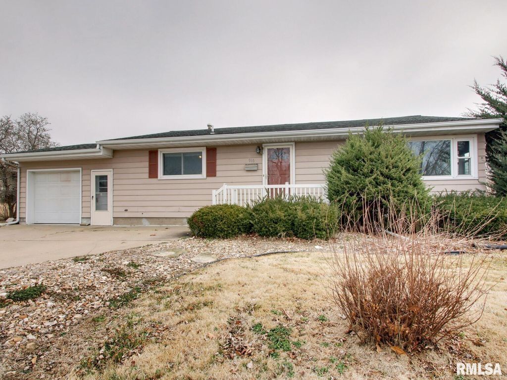 916 N 36TH Street, Quincy, IL 62301