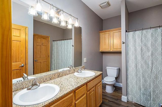 80 Celebration Cove Circle, Branson, MO 65616