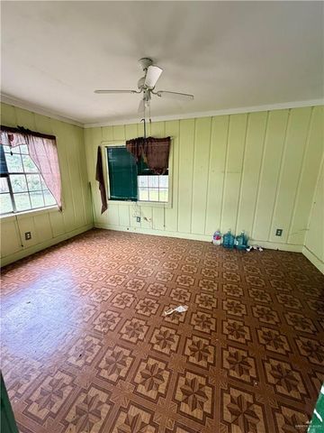 401 Walter Wagers Street, Weslaco, TX 78599
