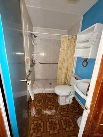 401 Walter Wagers Street, Weslaco, TX 78599