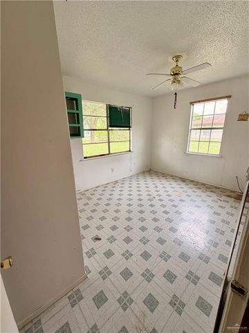 401 Walter Wagers Street, Weslaco, TX 78599