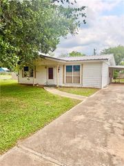 401 Walter Wagers Street, Weslaco, TX 78599