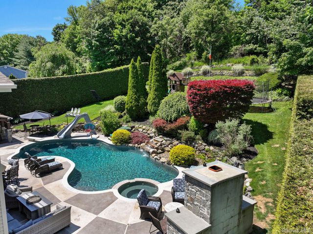 12 Pelham Avenue, Nanuet, NY 10954