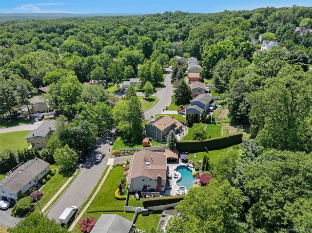 12 Pelham Avenue, Nanuet, NY 10954