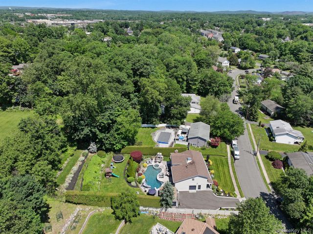 12 Pelham Avenue, Nanuet, NY 10954