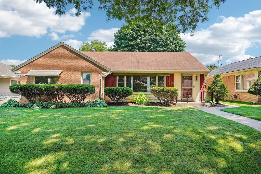 3250 N 96th STREET, Milwaukee, WI 53222