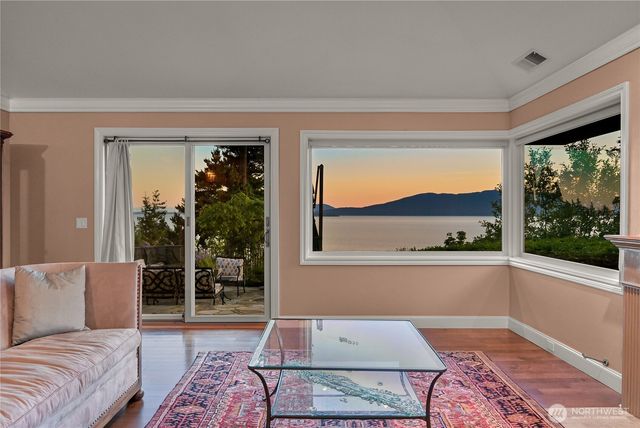 420 S Clarkwood Drive, Bellingham, WA 98225