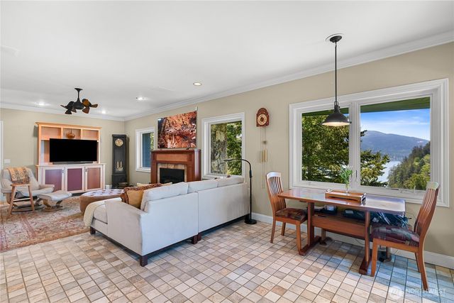 420 S Clarkwood Drive, Bellingham, WA 98225