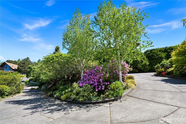 420 S Clarkwood Drive, Bellingham, WA 98225