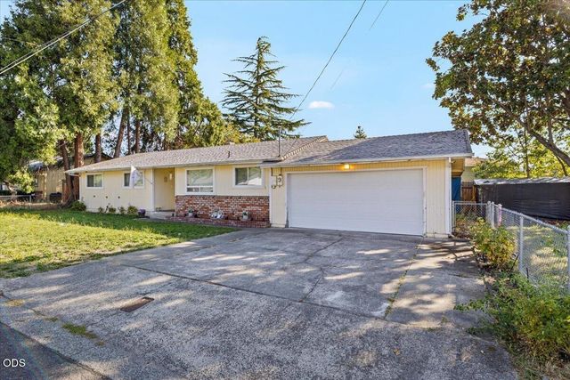 723 SW Cypress Street, Grants Pass, OR 97526