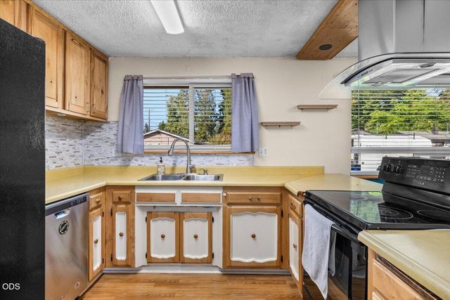 723 SW Cypress Street, Grants Pass, OR 97526