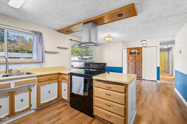 723 SW Cypress Street, Grants Pass, OR 97526