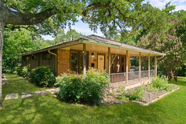 1227 N Irving Heights Drive, Irving, TX 75061