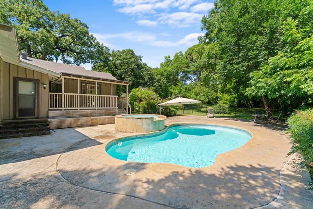 1227 N Irving Heights Drive, Irving, TX 75061