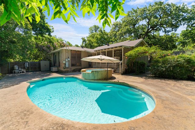 1227 N Irving Heights Drive, Irving, TX 75061