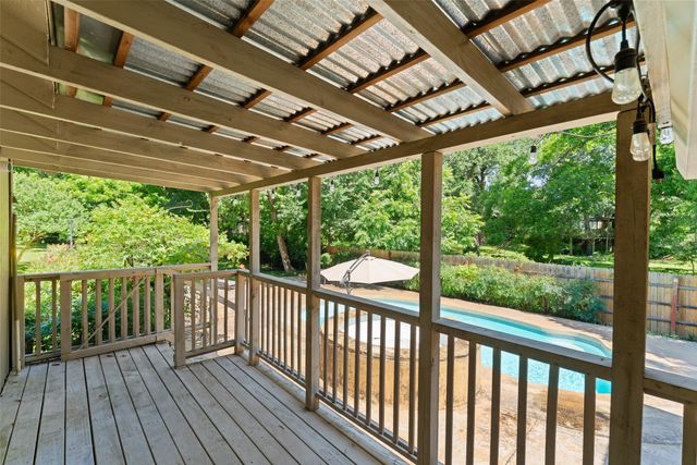1227 N Irving Heights Drive, Irving, TX 75061