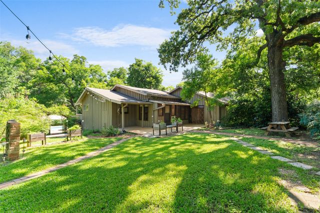 1227 N Irving Heights Drive, Irving, TX 75061