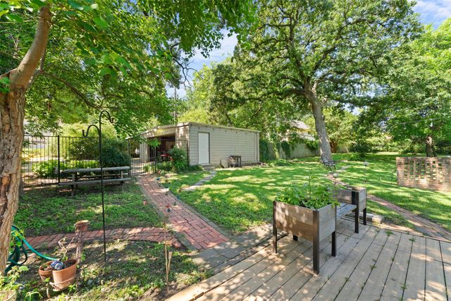 1227 N Irving Heights Drive, Irving, TX 75061