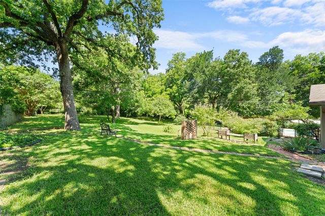 1227 N Irving Heights Drive, Irving, TX 75061