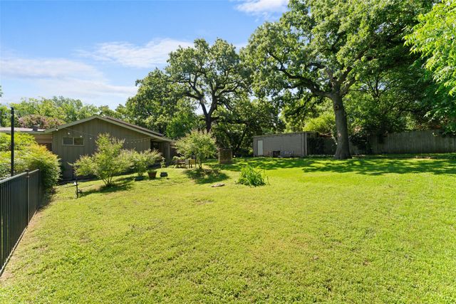 1227 N Irving Heights Drive, Irving, TX 75061