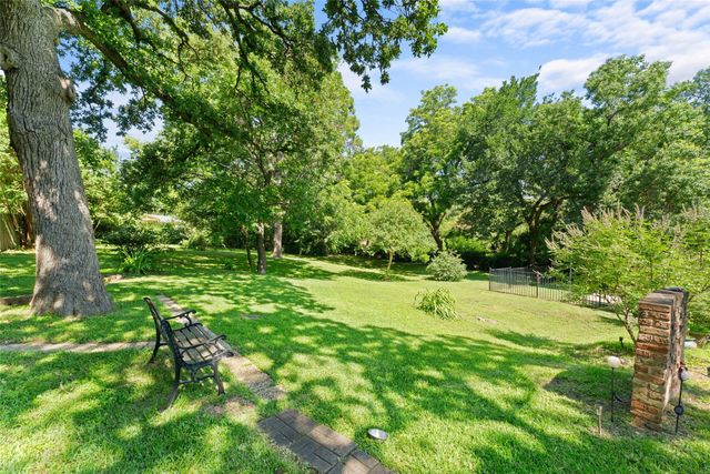1227 N Irving Heights Drive, Irving, TX 75061