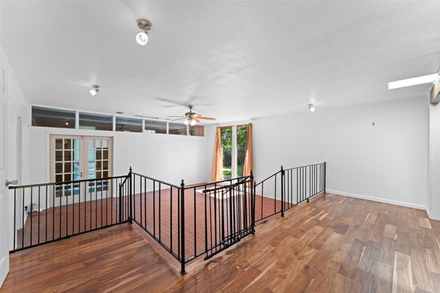 1227 N Irving Heights Drive, Irving, TX 75061