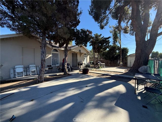 25842 - 44081 4th, Hemet, CA 92544