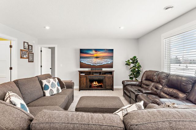 10961 38th Court N, Lake Elmo, MN 55042