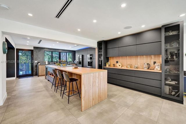 4660 SW 37th Ave, Dania Beach, FL 33312