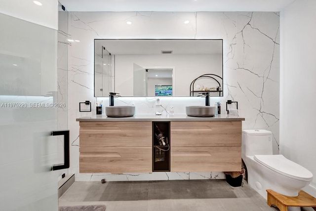 4660 SW 37th Ave, Dania Beach, FL 33312